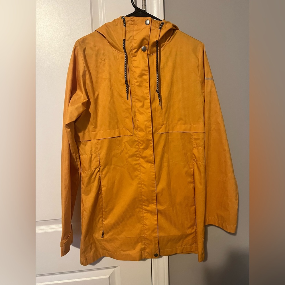 Columbia Parka in Yellow color, size small barely worn